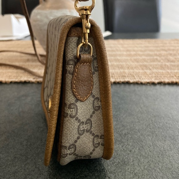 Authentic Gucci Vintage Crossbody Bag - Picture 7 of 14